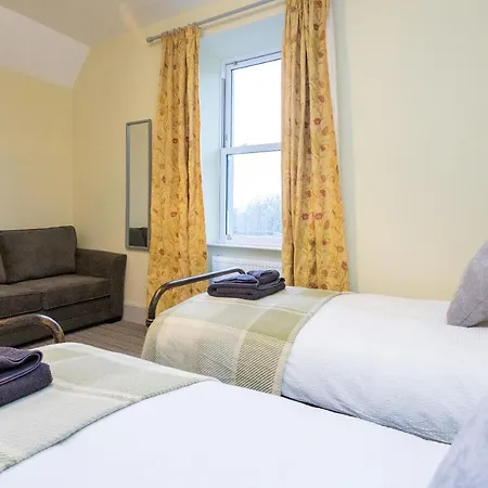 House 2 Double Holiday home *